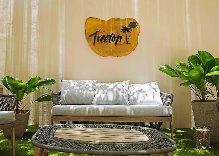 Treetop Aparthotel